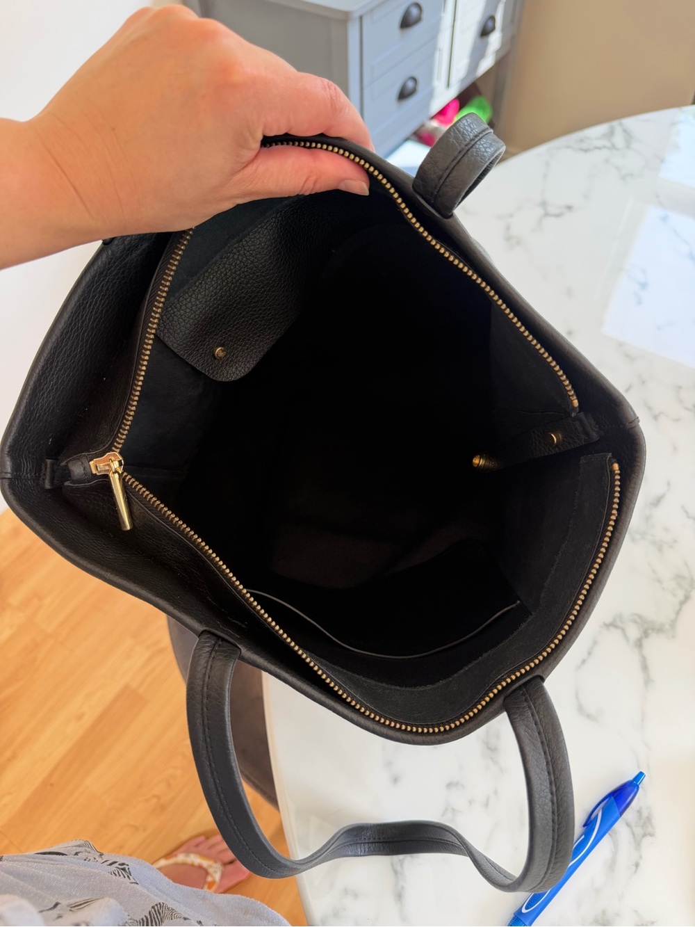 Cuyana Tall Easy Zipper Tote - Picture 7 of 7